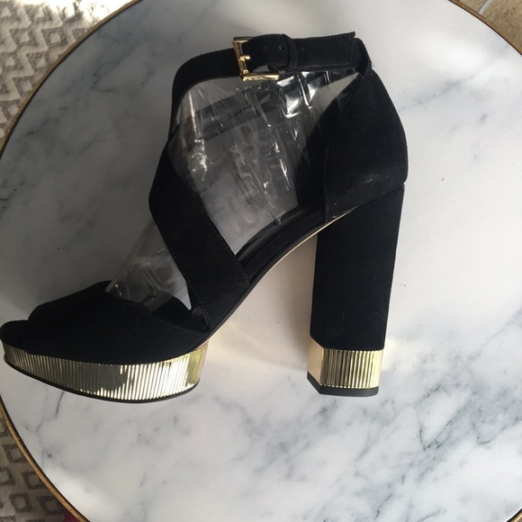 NEW Black + Gold Suede Gorgeous Michael Kors Platform Heels - Picture 8 of 14